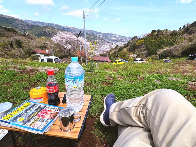 いつものはやひろ城。今日は湯河原のGROVE camping hillで人生初のソロキャン。夕飯はちょっとお高いサラミを入れたペペロンチーノを作る! 
