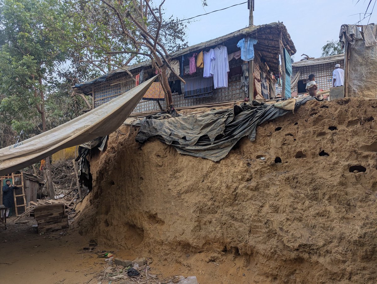 jasminara343's tweet image. Two shelters in Camp-1 East, Block-E are at highest risk of landslide. Site Management &amp;amp; all relevant sectors must act now to ensure the safety of these families!
@IOMBangladesh @UNHCR_BGD @bdrcs_org @Refugees @ISCG_Bangladesh @ShelterCluster #LandslideRisk #ProtectRohingya