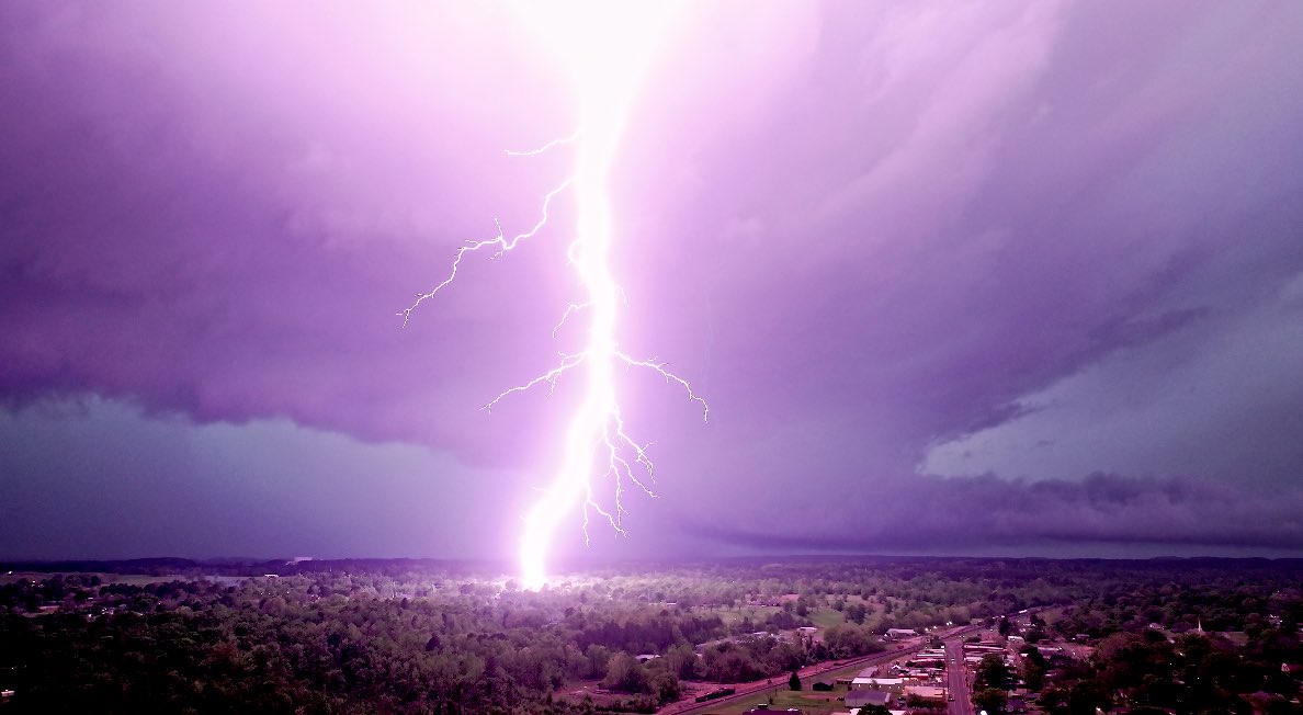 Another close range #lightning grab on the drone in Texas 
#txwx 
<a href="/MyRadarWX/">MyRadar Weather</a>