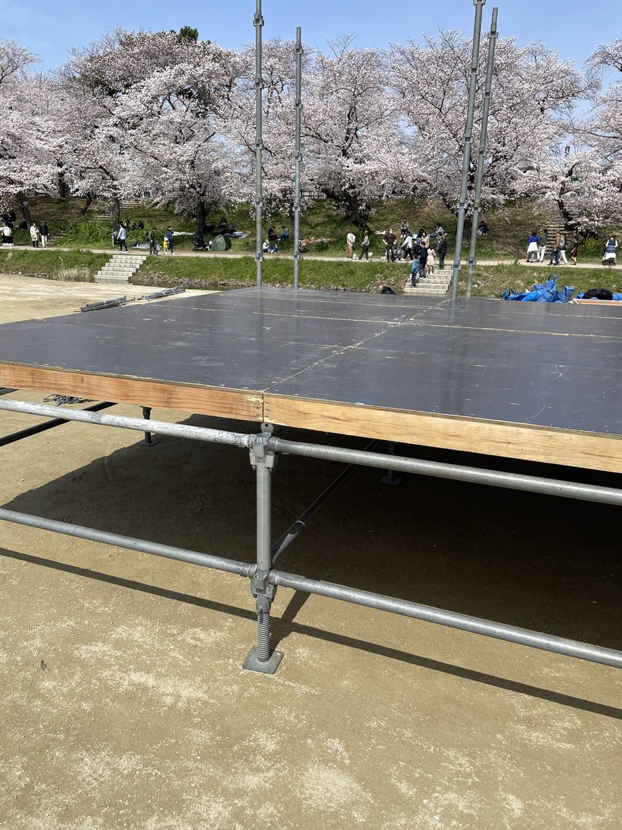 ROLLIN_JP's tweet photo. 明日はこちら！　

今日はメインステージ設営👷💦　

腰痛ぇー　

毎年呼んでくれて感謝🙏⚔️🏯 https://t.co/TNqk9BRsv0