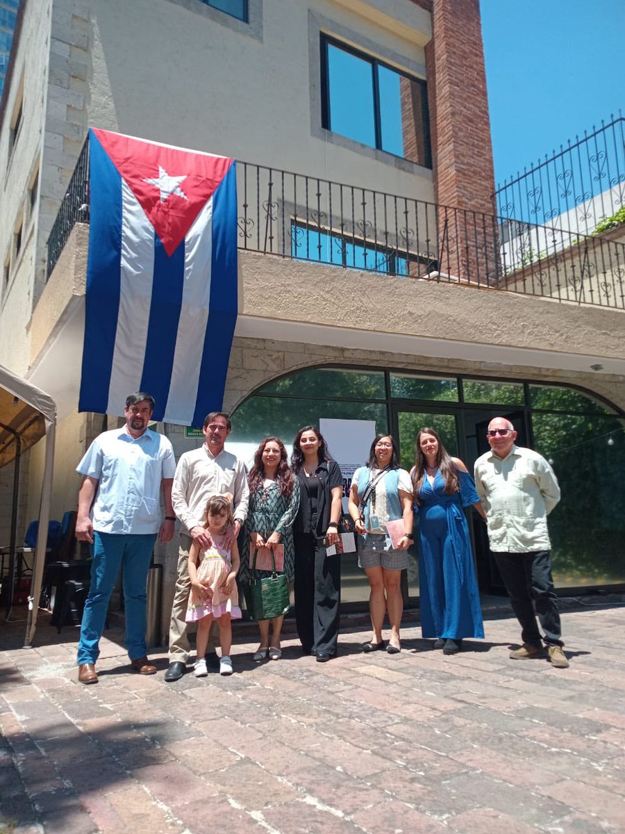Especialistas de Relaciones Internacionales <a href="/CulturaCiudadMx/">Secretaría de Cultura de la Ciudad de México</a> visitaron el Centro Cultural México🇲🇽-Cuba🇨🇺 “Benny Moré”.
El encuentro con el Director, <a href="/Prelasa_Cuba/">PRELASA Cuba</a> y la Oficina Cultural de <a href="/EmbaCuMex/">Embajada de Cuba en México</a> permitió visibilizar al centro y fortalecer las relaciones en el campo cultural.