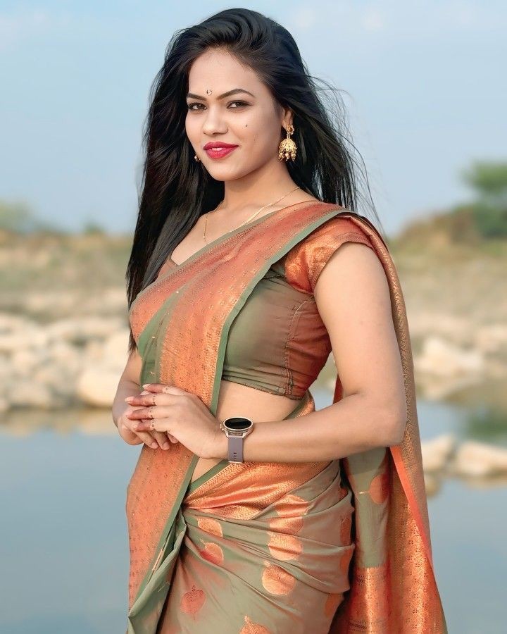 UrbanKingX89's tweet photo. ना ज़रूरत है साज-ओ-सज्जा की,
वो तो बिना कहे ही हुस्न की मूरत लगे।
#SimplicityQueen
श���भ प्रभात ❣️❣️❣️❣️ https://t.co/QOfwkwKMH9