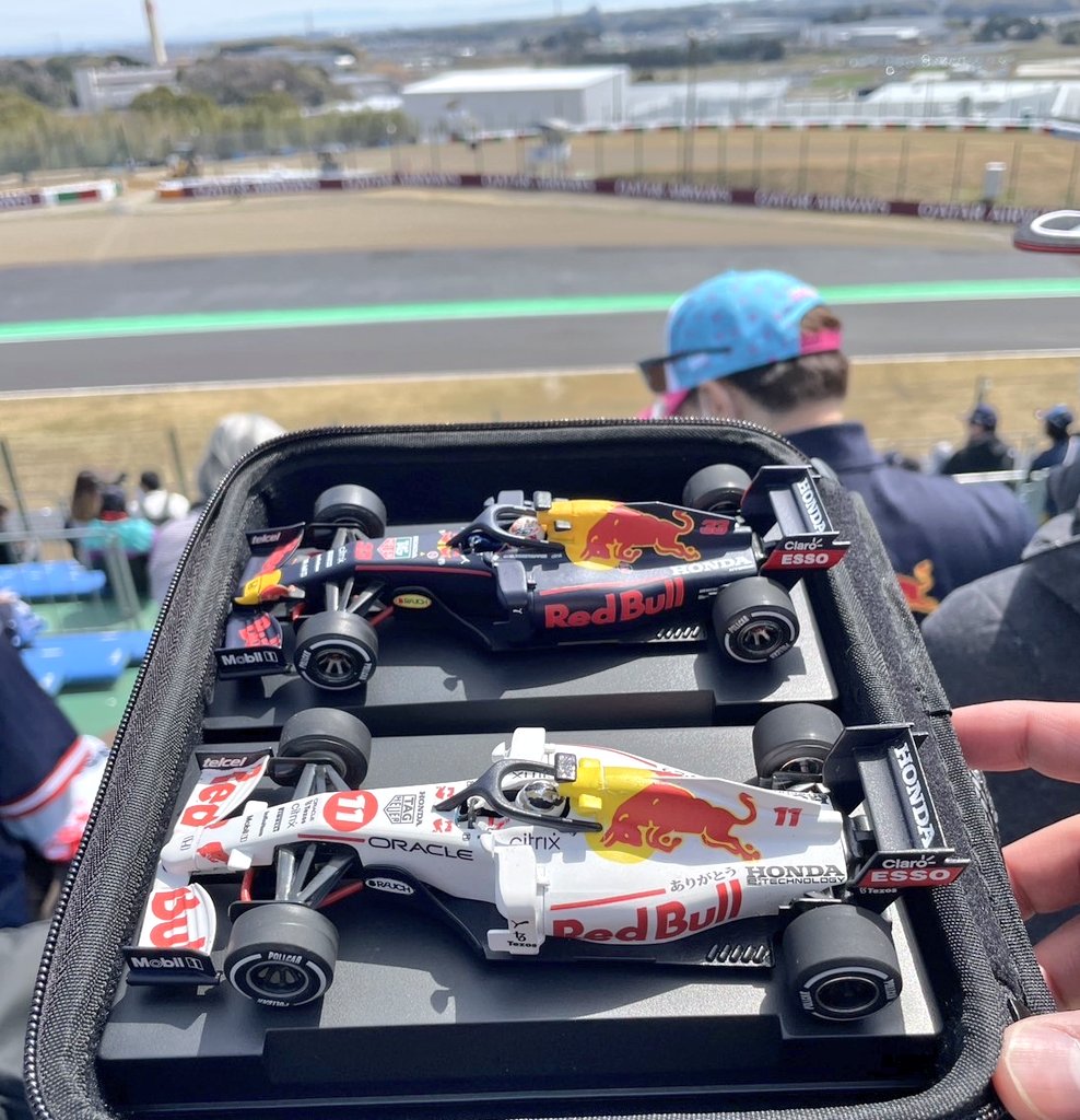F1 Japanese GP🇯🇵🏁
Redbull Honda RB16B
#F1 #f1jp #スロットカー #slotcar #RedBullRacing #HondaF1