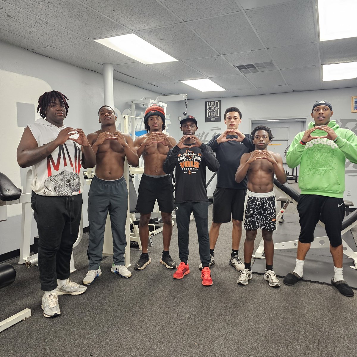 ElijahPinnick's tweet photo. 1% 🦅🦅🦅🦅🦅
#CBlock #Crowleytough
@D1_beezy @D1lilDuece @TylerHooper28 @djbookman2 @EliHolt3_ @CoachC_Osunde
@CarlosLynn @CoachHill17 @CoachDezGuy @CoachRJ_007 @Marchen44 @JButler_210 @TXTPShow @PrepRedzoneTX @TheTop5s_ @texashsfootball @dctf https://t.co/yIdyKkUv0c