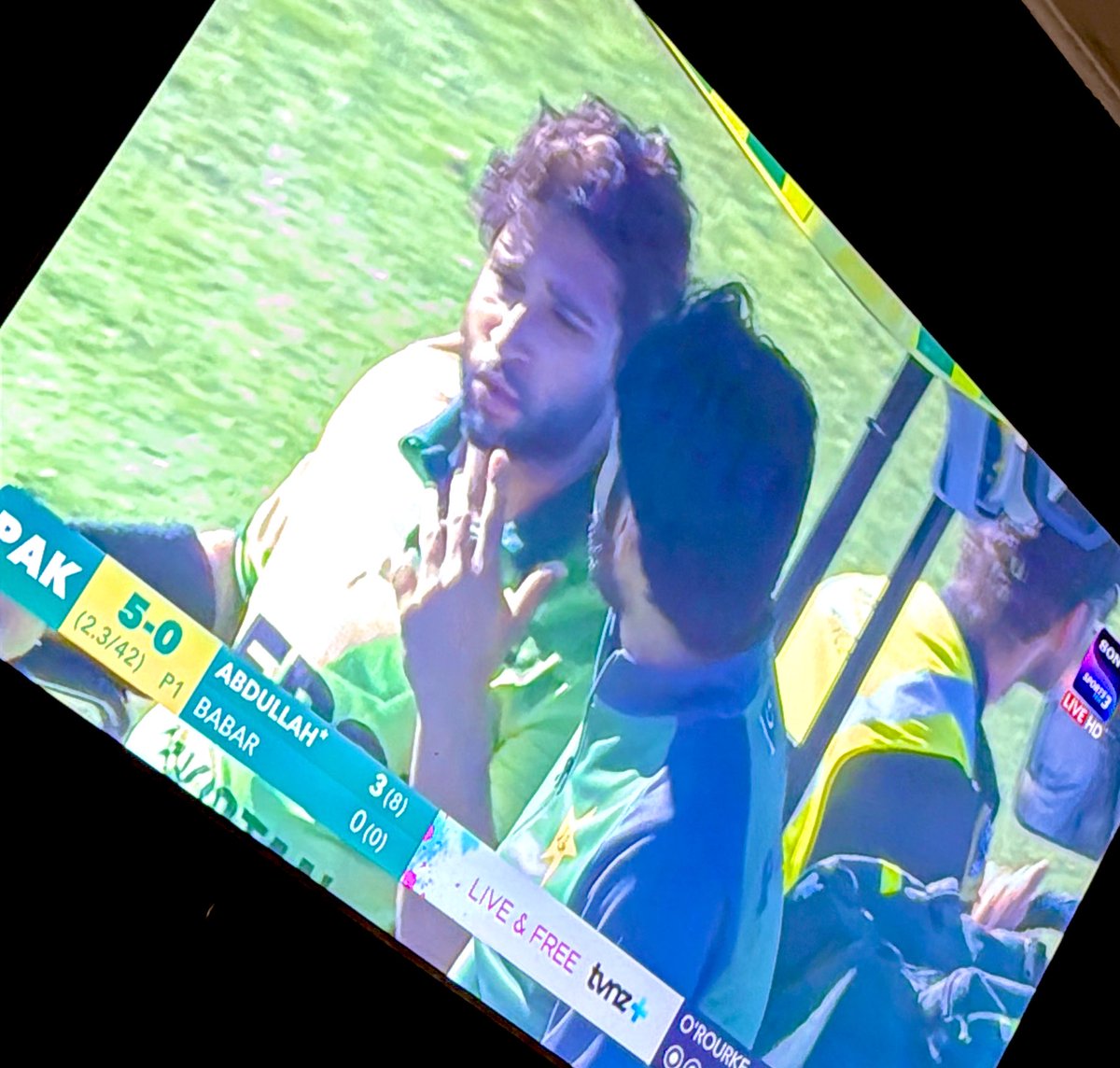 0Alyee's tweet photo. Array wah kiya acting kar raha hai 
#imam #parchi #PAKvsNZ #PakistanCricket @ImamUlHaq12 https://t.co/RnOmWlaQzq