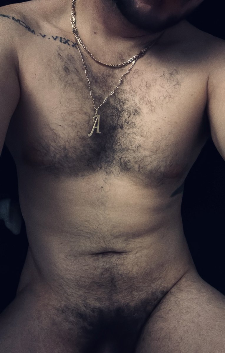 bubalorojo05's tweet photo. Feeling 🔥 before bedtime 
🌳 🌳 https://t.co/yH5l3wYtHf