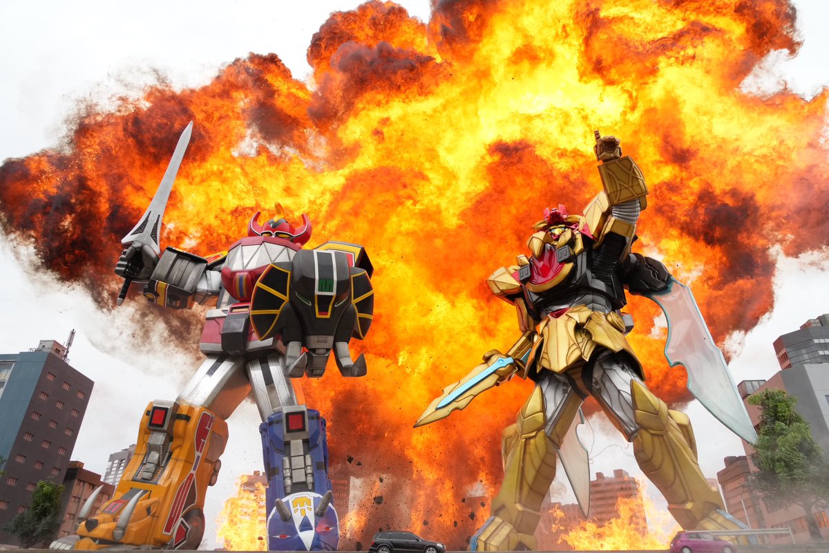 明日朝9時30分からは！

#ナンバーワン戦隊ゴジュウジャー 第7話
「心ときめけ！結集、ゴジュウジャー！」🖐️✨

か、壁ドン……！！？

明日は色んなときめきが満載！！！
心のご準備をお忘れなくワン💘