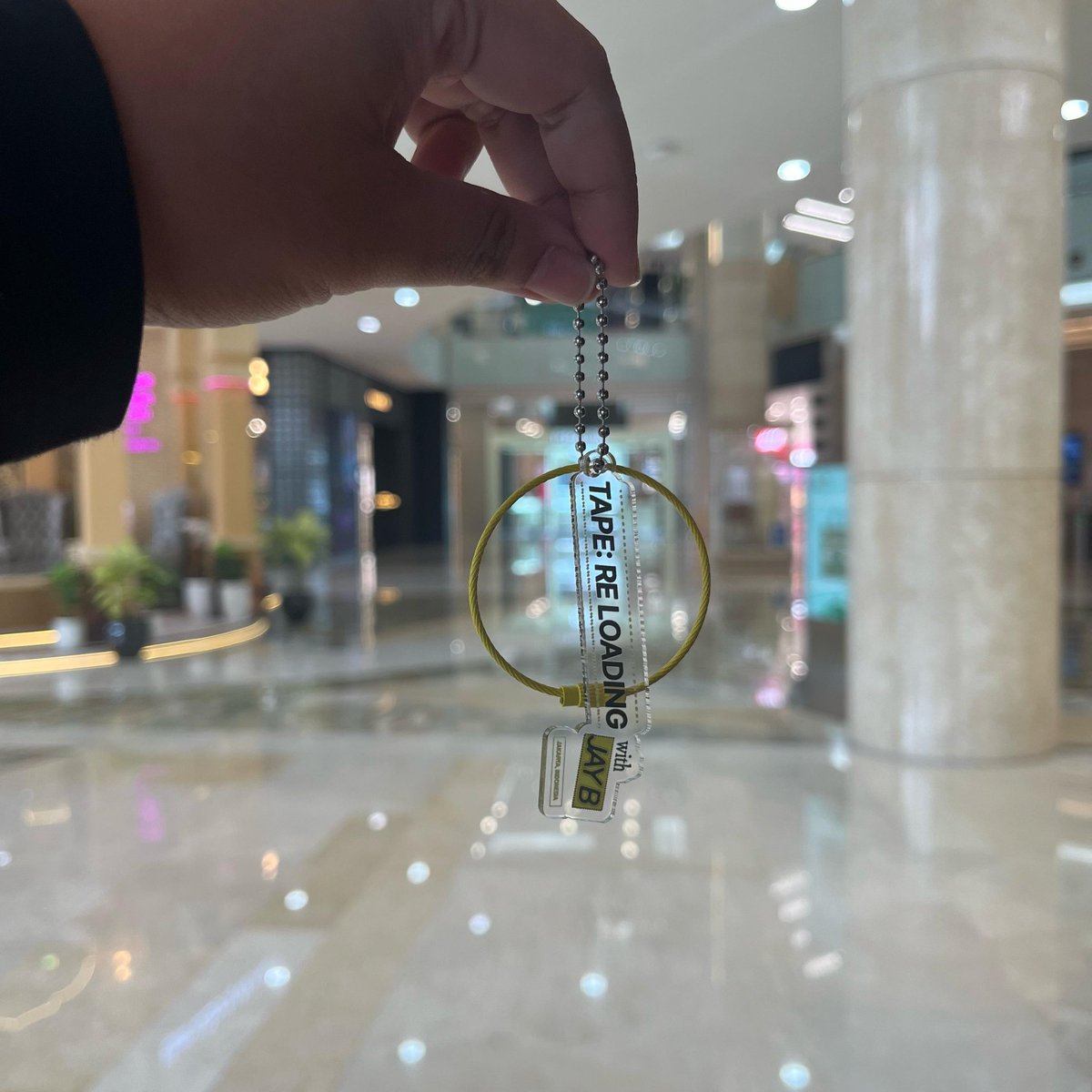 📼 [𝗧𝗔𝗣𝗘:𝗥𝗘 𝗟𝗢𝗔𝗗𝗜𝗡𝗚 𝗙𝗔𝗡 𝗣𝗥𝗢𝗝𝗘𝗖𝗧] 📼

We also prepared some special Indonesian snack hampers for JAY B &amp; TEAM along with [𝗧𝗔𝗣𝗘:𝗥𝗘 𝗟𝗢𝗔𝗗𝗜𝗡𝗚] keychain ✨

#TAPERELOADinJakarta
#JAYB #제이비