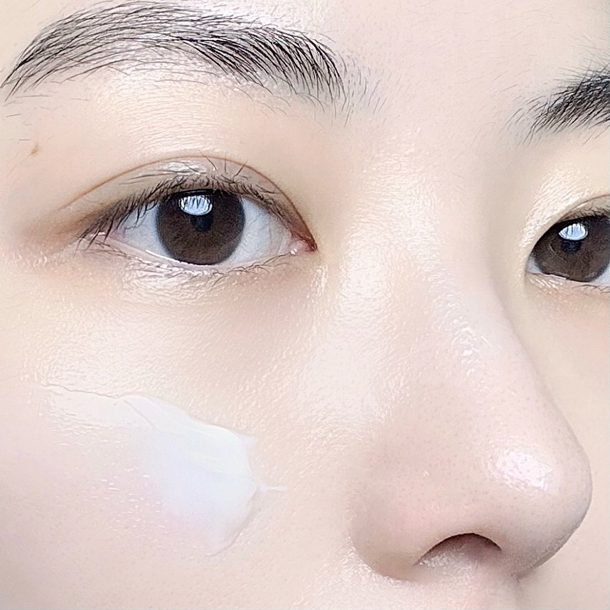 #광고 #RT_event 
코리아나 근본 앰플엔 New! <블레미샷 크림>
🪅추첨 3분께 블레미샷 크림 보내드릴게요

n통째 쓰면서 영업하는 블레미샷 앰플🫶🏻크림도 있었으면 좋겠다고 생각했는데 드디어 나와줬구나(⸝⸝⸝ᵒ̴̶̷̥́ ⌑ ᵒ̴̶̷̣̥̀⸝⸝⸝)··· 
☀️낮에도 사용할 수 있는 블레미샷 라인!