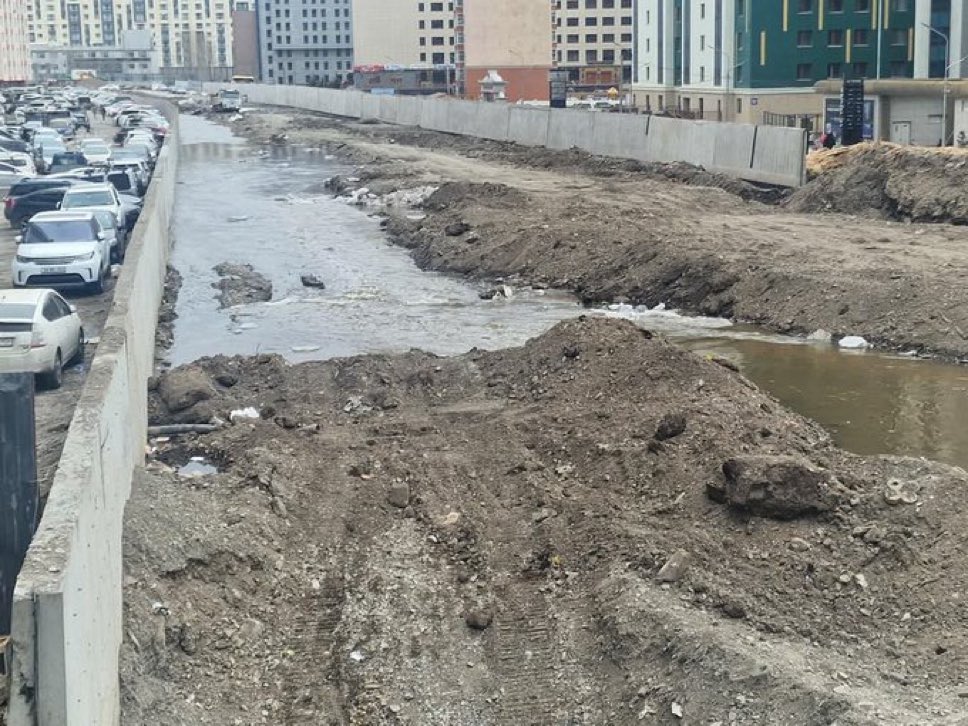 Энэ дээр байгаа гарууд хэр хэмжээгээ мэддэг баймаар юм. Юу чадах , юу чадахгүйгээ. Нам дотроо хор хутгамаар байгаад дарга боллоо гэдэг нь олон хүний оршихуй, нийгмийн нягтралыг үгүйсгэж болно гэсэн үг биш.ядахдаа хэнтийн нэг суманд юм завааруулаад суувал над падлий алга.Энэ УБ