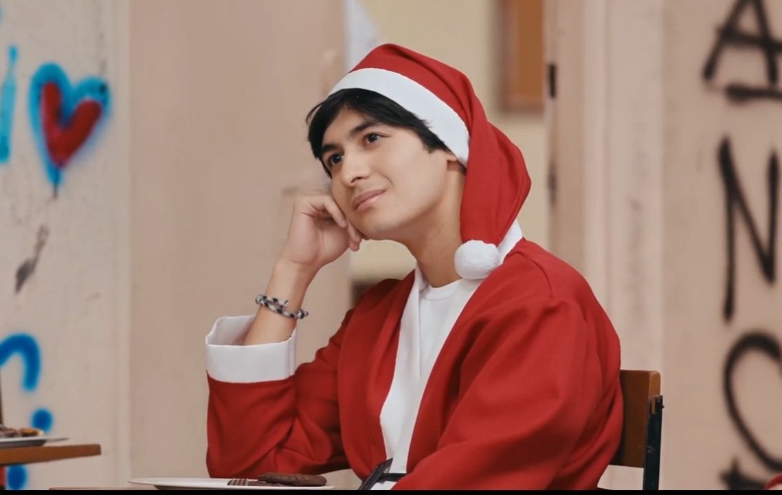 IaamMeij's tweet photo. Santa, tell me if you're really there
Don't make me fall in love again if YOU won't be here next year. 😅

Igop naman ni Santa 🥰
#amnse #AndresMuhlach #keepersforashdres #AngMutyaNgSectionE #Keifer https://t.co/VIMo1Omobt