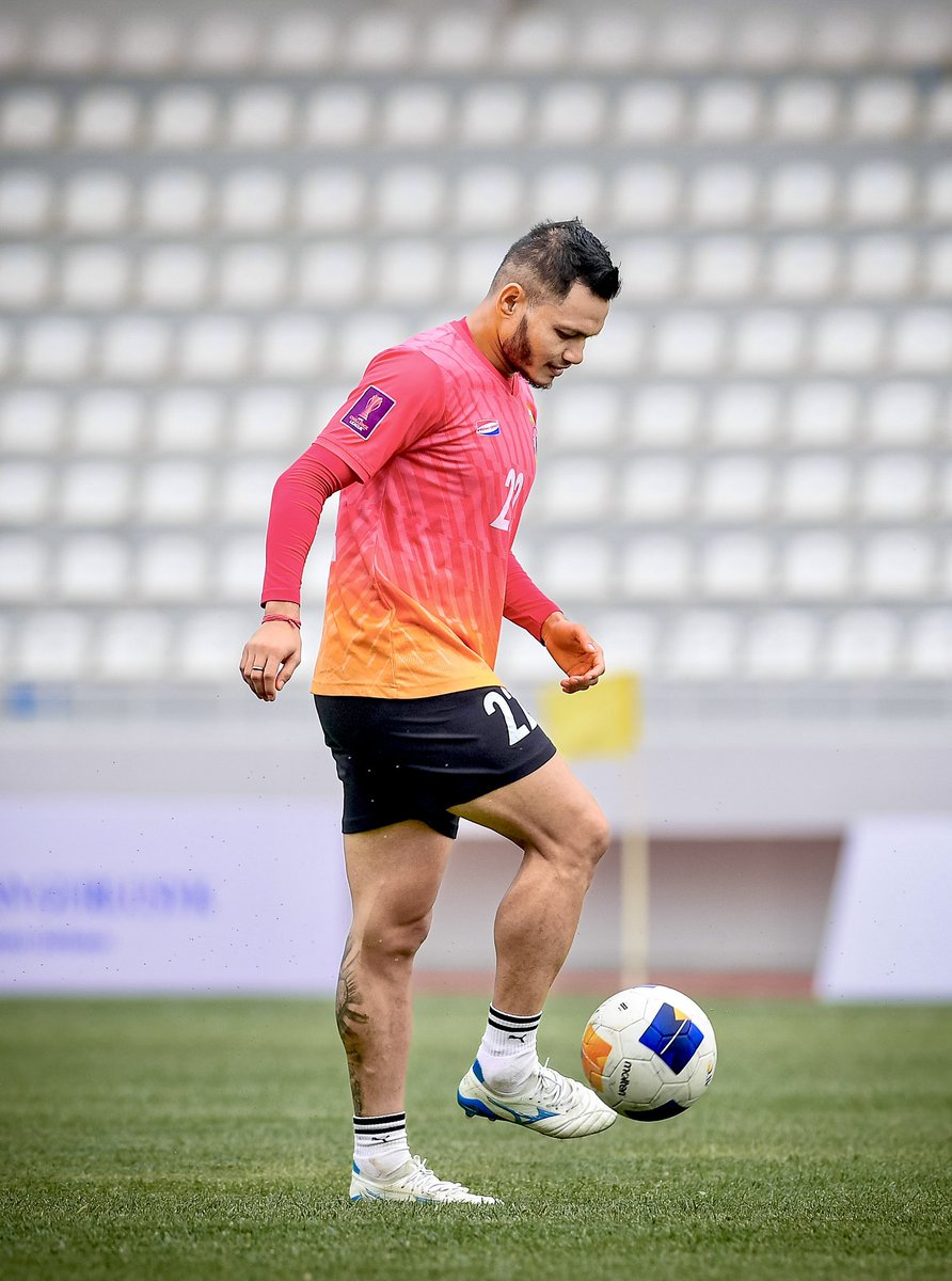“ Just another day in paradise ( or at least, my daily grind ).”
#dailyroutine❤️ ##riseandshine☀️ #makingthemostofeverymoment✌🏻 
#eastbengal❤️💛 
#nk22🙏