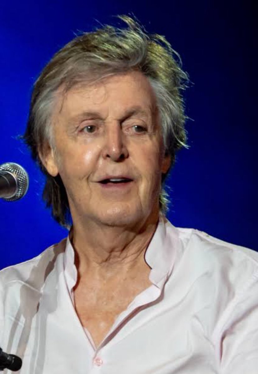 Hi fans hit me up on this my only official new private account