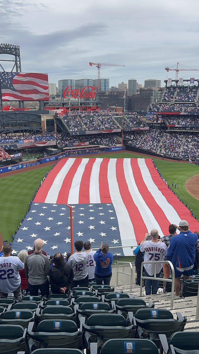 SpecialKLevy's tweet image. It was a good day! Tapped the plaque and brick for good luck and guess what? 😉🙌🏼. @Mets @20Hojo #LGM 🇺🇸⚾️💙🧡