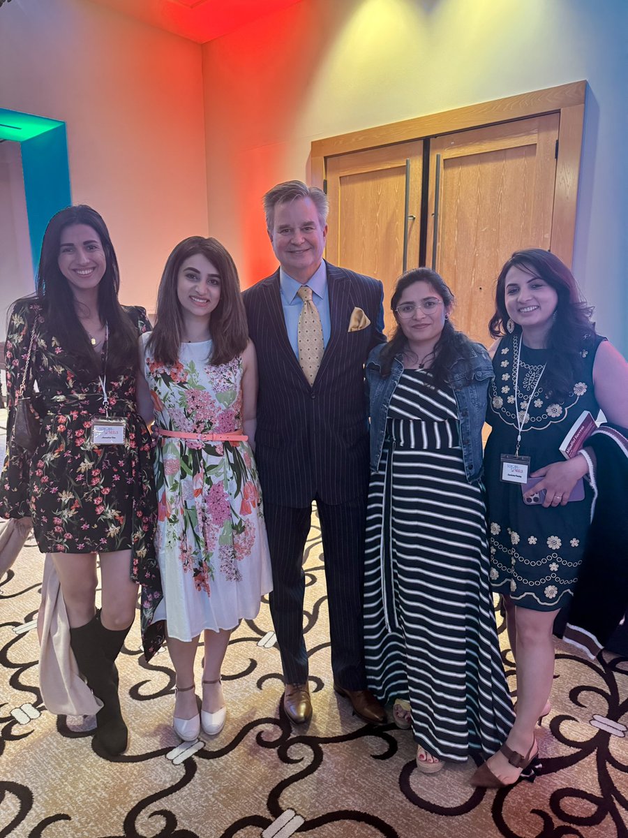 Anoushka Dua, MD (@anoushkaduamd) on Twitter photo Day 1 of <a href="/ScrubsNHeels/">Scrubs & Heels</a> Summit, catching up with friends and mentors!
It’s going to be a great weekend ❤️ Day 1 of <a href="/ScrubsNHeels/">Scrubs & Heels</a> Summit, catching up with friends and mentors!
It’s going to be a great weekend ❤️