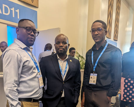 eric_manirag's tweet image. 🤝 Honored to meet amazing pioneers at #GAISAfrica2025 driving change in Health &amp;amp; AI:

🔹 Dr. Khondaker A. Mamun (@CMEDHealth)
🔹 Lady Mariéme Jamme (@iamtheCODE)
🔹 Hon. @JeanPhilbert (@AfricaCDC)
🔹 Henri Eli Monceau (@OIF)
Truly inspiring! 🌍💡