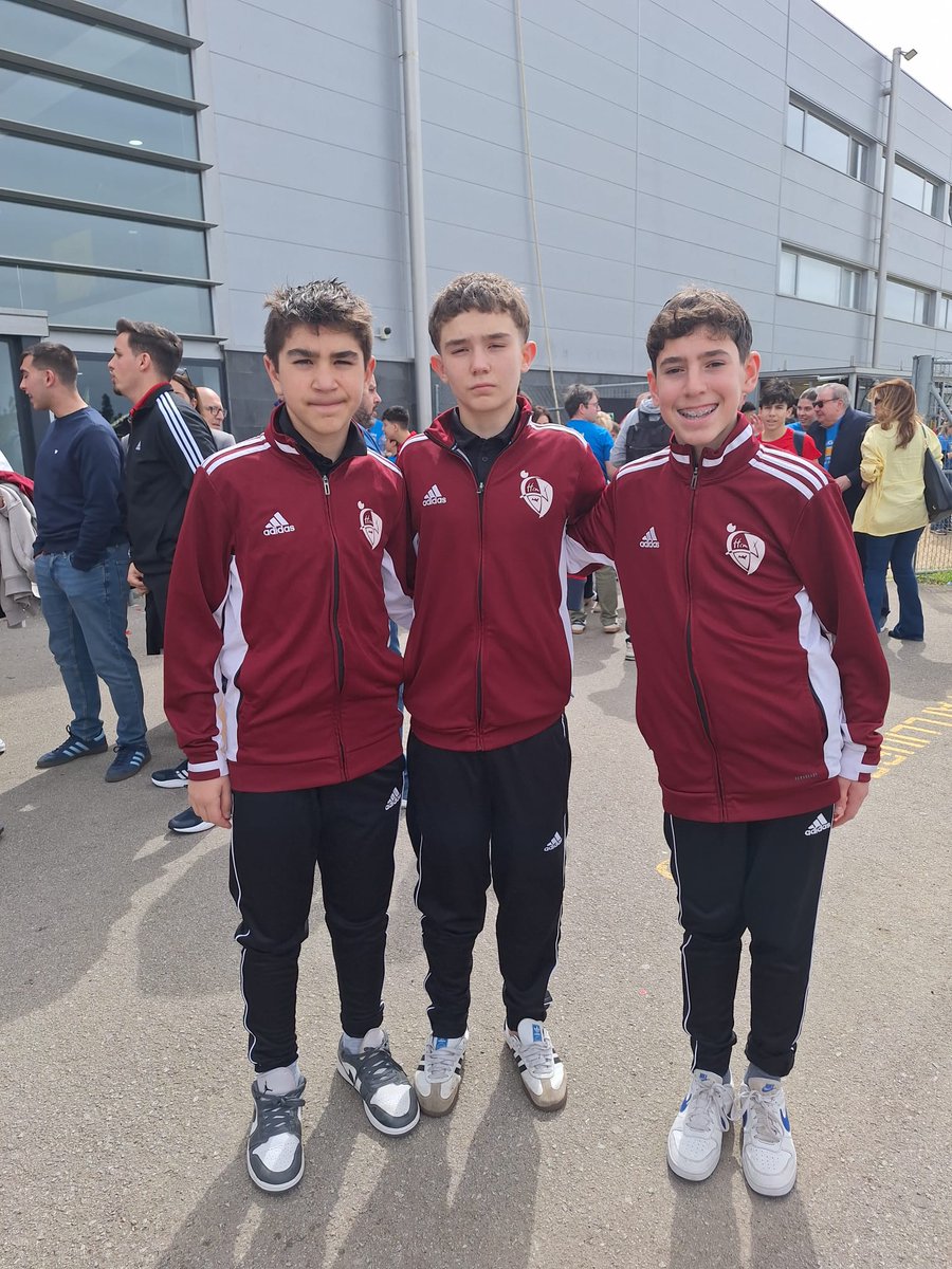 🏆 Campeonato de España de Selecciones 🇪🇸
La INFANTIL de Tomás, Raúl y Marcos tuvo cerca la clasificación para semis tras un buen primer tiempo pero acabó derrotada ante Aragon y finaliza participación 
Gran experiencia chicos 👏🏻
A por la próxima 💪🏻
ADN Moprisala Ⓜ️⚪🔵