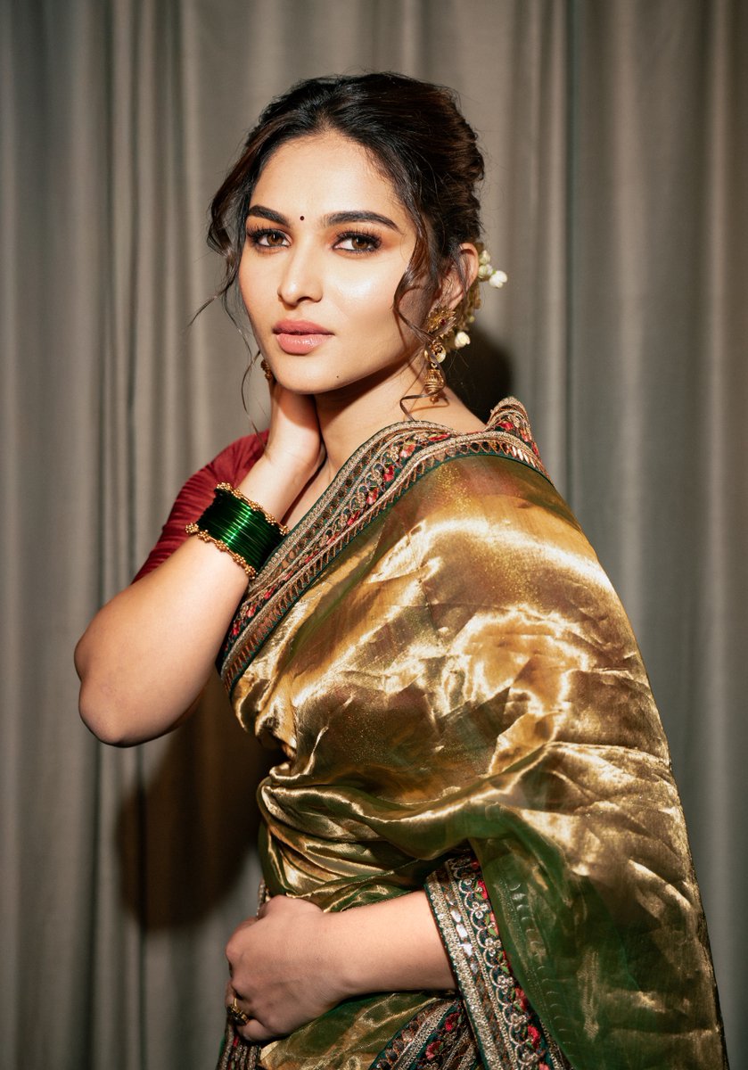 Simply saree-licious. 😉

#kayadulohar #mallukambi