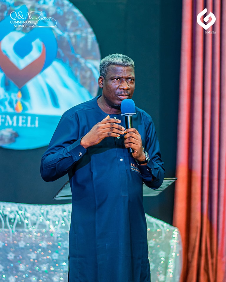 FMELi_ELE's tweet photo. Moments from last Sunday Service at the Question and Answer Session 🙏🙏
#QuestionandAnswerService
#FMELiCommunications https://t.co/YqrZjs5iMl
