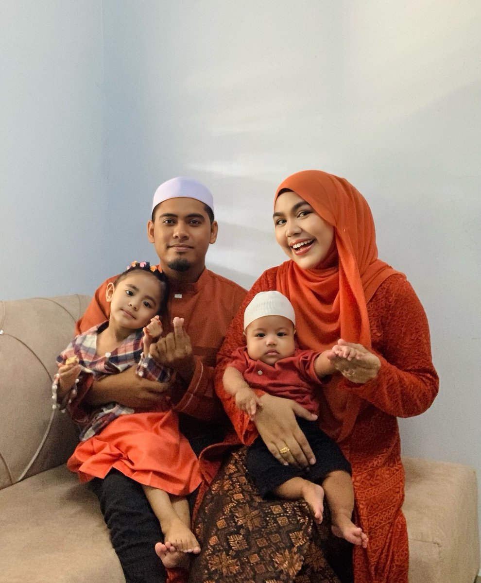 fmysaraaaa's tweet photo. Finally our first gambar berempat 🥹🩷, SHR!

 my loveee, forever ♾️ https://t.co/CUQXJ2K2TR