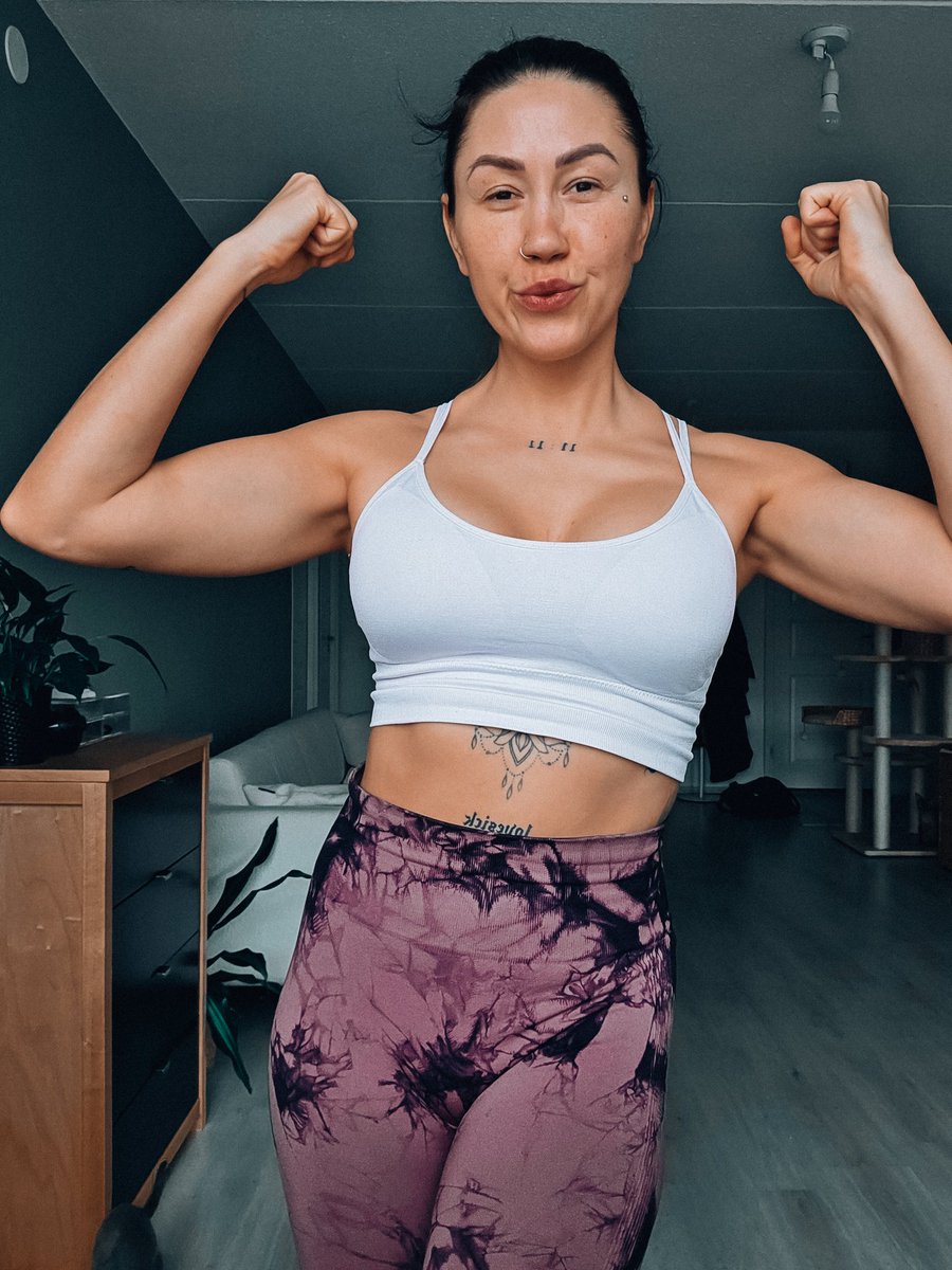 Onko musta muuttunut terminaattori ilman et oon edes huomannut vai onko se vaan tää lisääntynyt valo 😳 😂