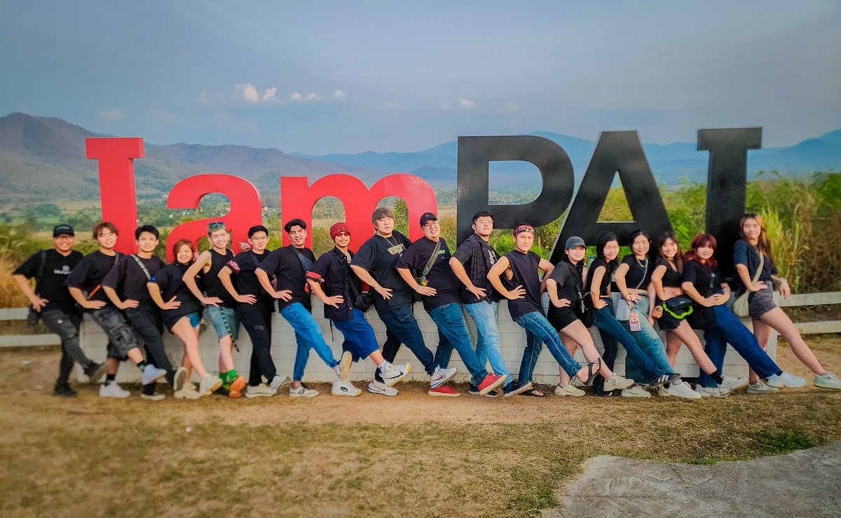 NameweeO's tweet photo. 一年一度的Company trip!今年我們去了泰北地區的 #清邁 #拜縣 #愛泰村,風景真的太美了!有人問我們現在泰國會不會危險呢?抖音上面都說很危險.放心啦!我們的頭髮還在。
感謝各位贊助商把我們帶到那麼美麗的地方! #euustours #tourismthailand #tourismthailandkl #goodstartours @jfdominic1933 https://t.co/UV8Fq9Z3kB