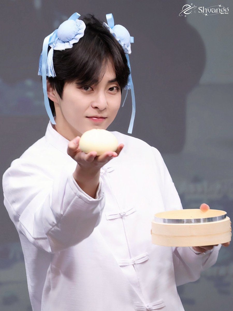 #xiumin #김민석 
#시우민 #シウミン
<a href="/XIUMIN_INB100/">XIUMIN_official</a> 
🍥