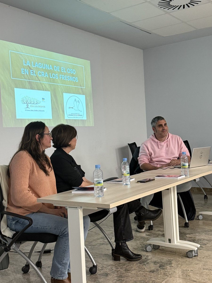 Teachers as Environmental Learning Hub (@taelh_uam) on Twitter photo Muchísimas gracias a todos/as por compartir la tarde de ayer con nosotros en la <a href="/FaculEDUAM/">FACULTAD DE FORMACIÓN DEL PROFESORADO Y EDUCACIÓN</a> presentando el libro “Experiencias didácticas para Educación Ambiental en las Lagunas de la Moraña”. ¡Fue un plan de viernes perfecto! 😍 Muchísimas gracias a todos/as por compartir la tarde de ayer con nosotros en la <a href="/FaculEDUAM/">FACULTAD DE FORMACIÓN DEL PROFESORADO Y EDUCACIÓN</a> presentando el libro “Experiencias didácticas para Educación Ambiental en las Lagunas de la Moraña”. ¡Fue un plan de viernes perfecto! 😍