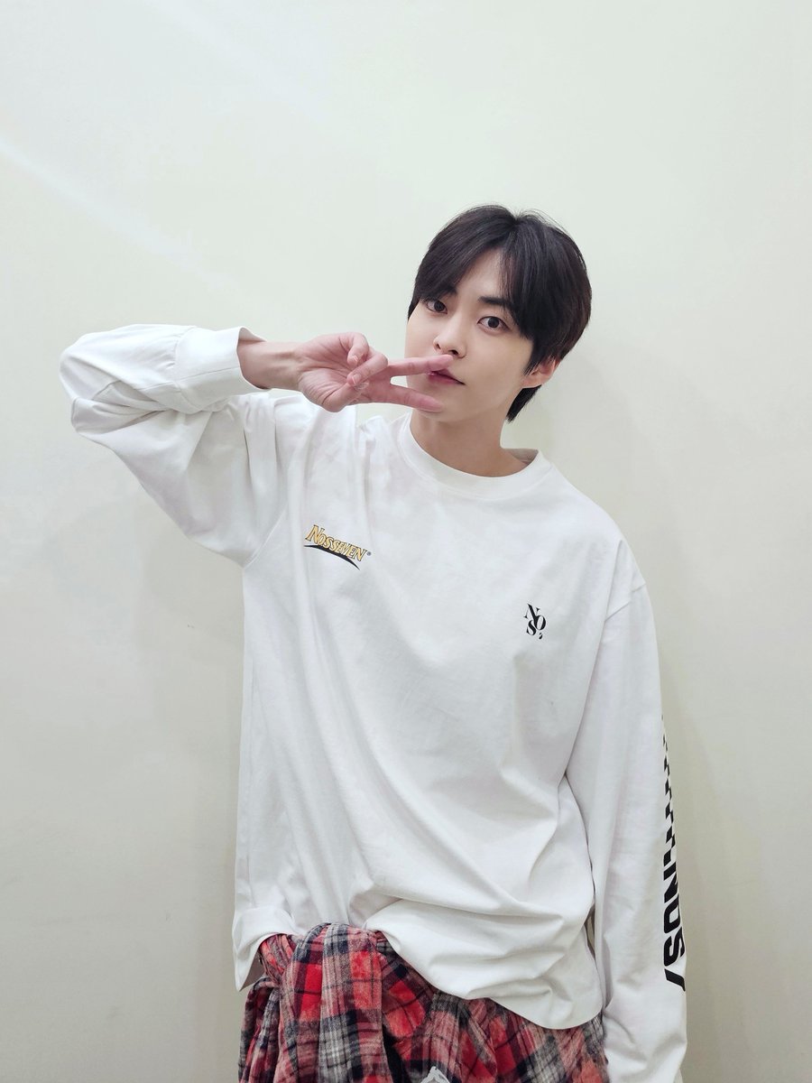 XIUMIN_INB100's tweet photo. 2025.04.05 KPOP TOGETHER 
Fan Sign Event 💙 

날씨는 흐리지만 EXO-L과 함께여서 즐거웠어요!! 날이 추우니까 감기 조심❕️😷

#시우민 #XIUMIN #InterviewX #WHEE https://t.co/FttGmSfYja