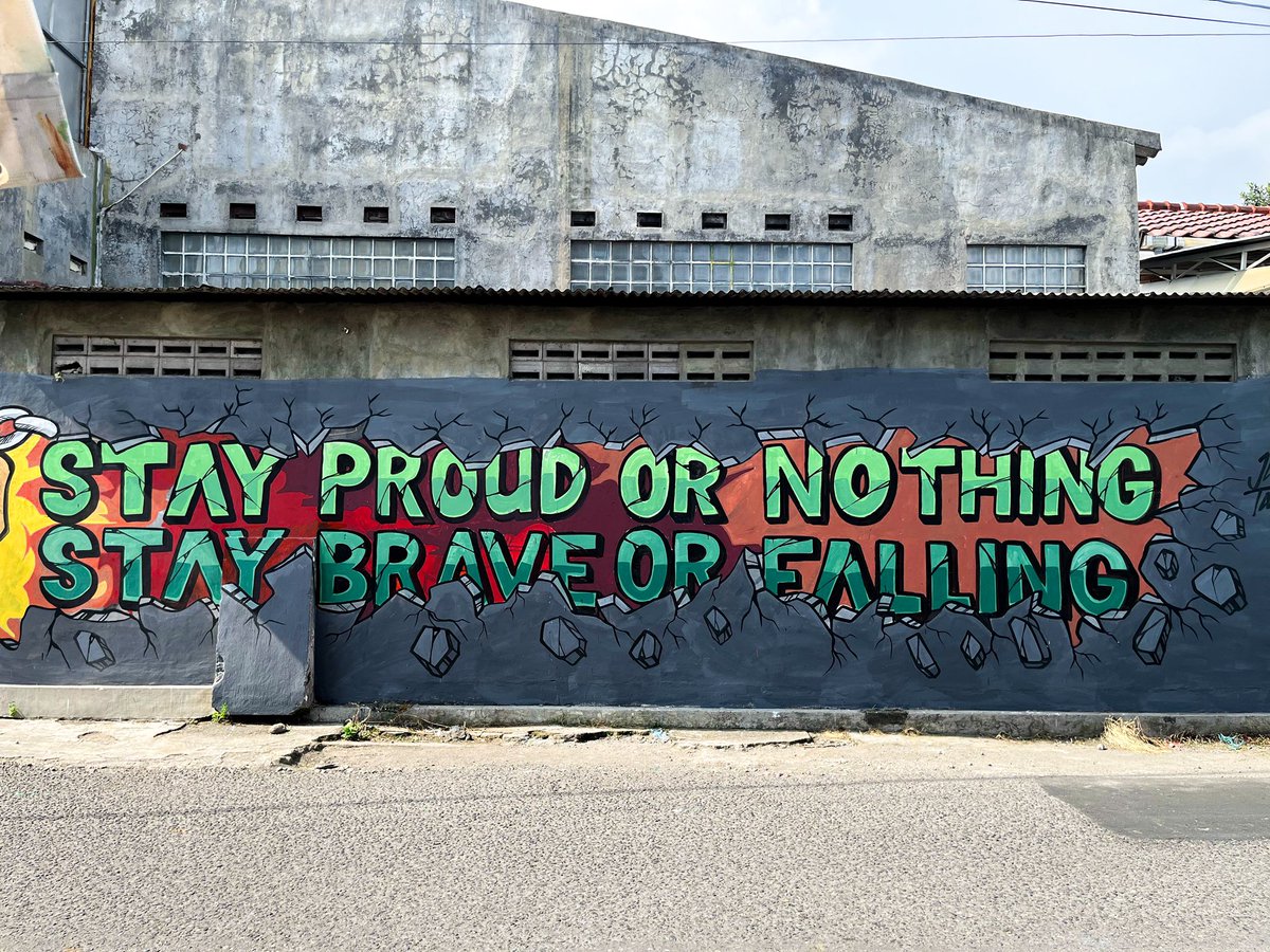 Kalimat yang pernah kita dengar.
Mengandung makna yang tak akan memudar.