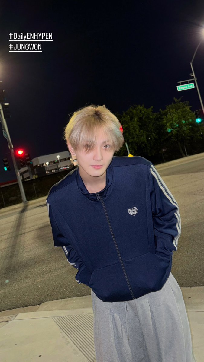 lovingsunsun's tweet photo. 😍💙 #JUNGWON https://t.co/Y5laBsaDnK