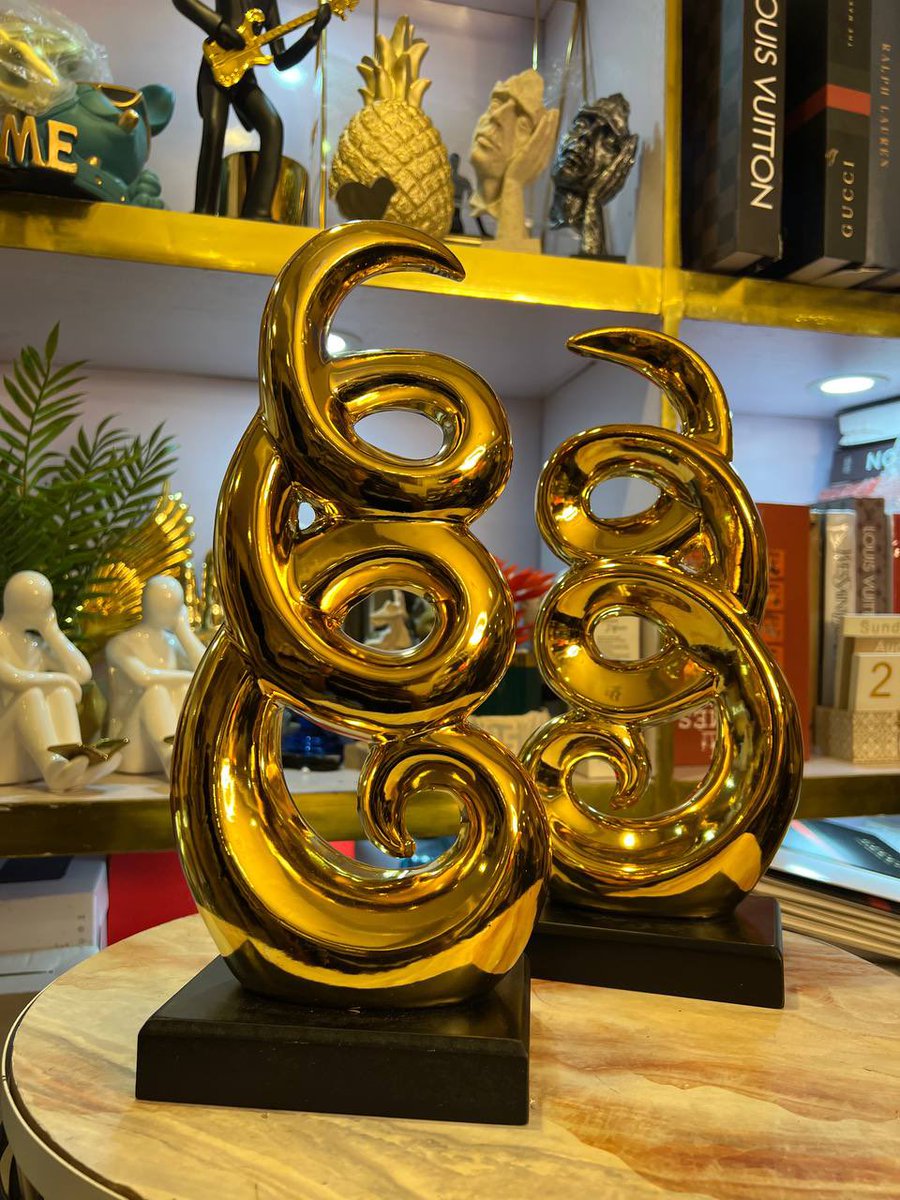 WondersDecor's tweet photo. 🖤Gold luxury ornaments

🖤A unique decor for your console space

🖤Price: 34,000 Naira each https://t.co/UqPJp9Crct
