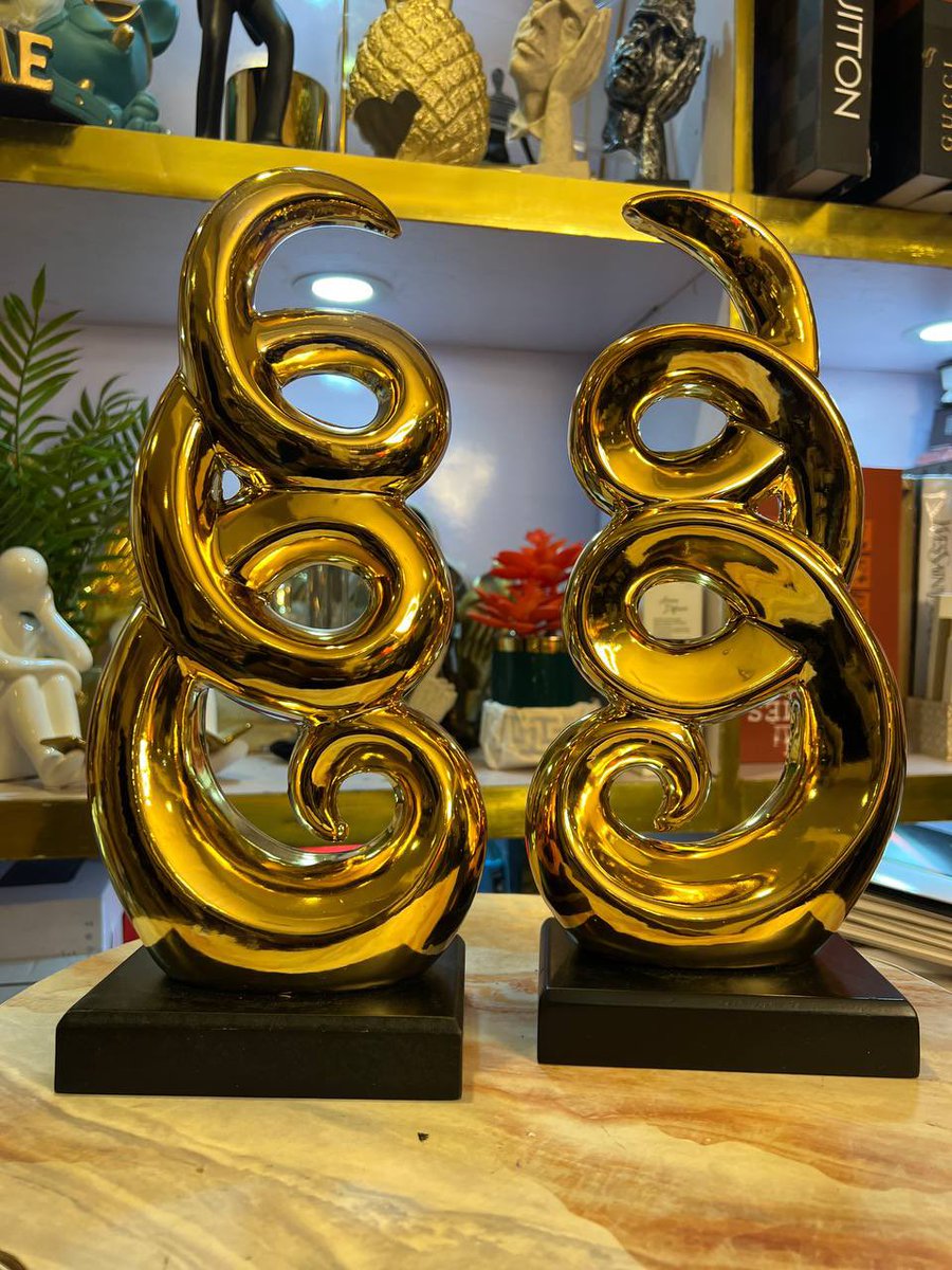 WondersDecor's tweet photo. 🖤Unique console decor

🖤Gold ornament designs

🖤Price: 33,000 Naira each https://t.co/2ztsqUn0BD