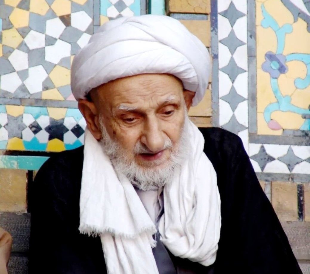 Awaited_Hope's tweet photo. Ayatollah #Bahjat (ra) profound warning:
"Our affairs will not be solved until we have a strong relationship with the Imam of our time, Imam #Mahdi (ah). The strength of our relationship with the Imam, may God hasten his #reappearance, is also in reforming ourselves." https://t.co/mLeV5DaDuT