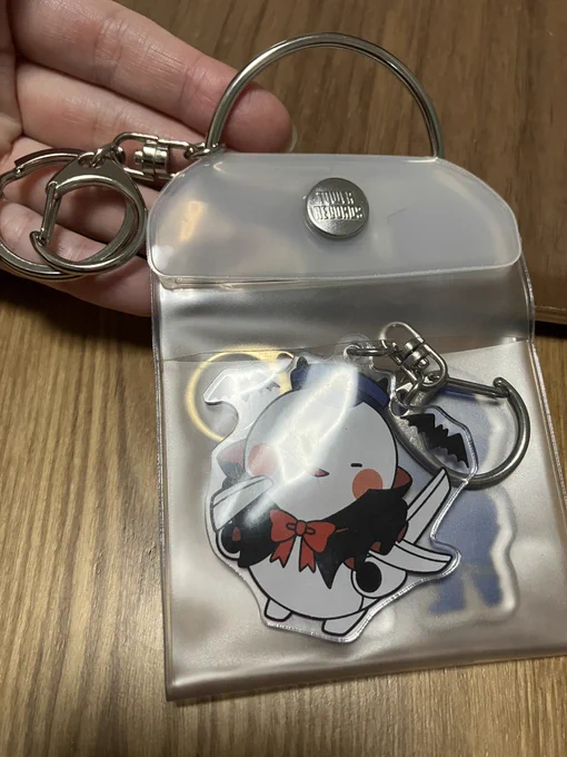 旅行にアクキー連れて行きたいけど傷付くのは嫌だなと思ってたらハンズにタワレコ製ですごい良いのが売ってた(凄まじい値引きしてたので終売品かも)