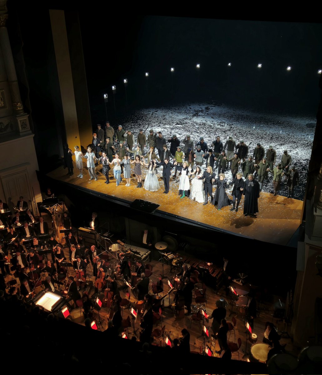 Opernjunkie's tweet photo. Intense, thrilling, and haunting – an emotional piece of music theater in an icily cold staging by #LorenzoFioroni, masterfully conducted by #MaximePascal. #Curtaincall #Saariaho #Innocence #Semperoper https://t.co/lVC6qjZTeX
