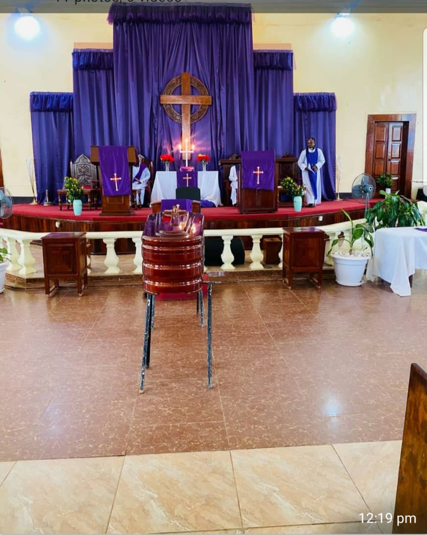 's tweet image. La SIFA en charge de #gérer les #familles et les #enfants la puissante @helene_kayakez .
rend la dernière #hommage à sa grand mère KON HENRIETTE 
que le bon Dieu, vous #réconforte, vous #consolez madame.
@ChristianMasud_ @BillyKambale1 @AudreyBombolo @jacquelinemputu