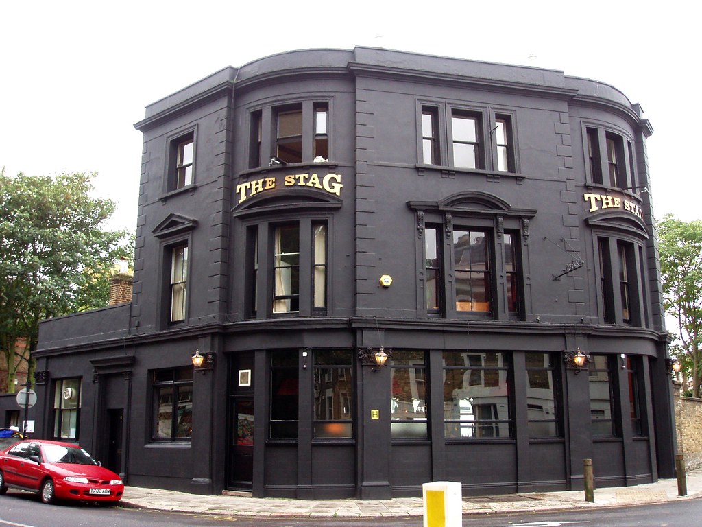 GBbooze's tweet image. The Stag, Fleet Road, #Hampstead, NW3 🍻
An independent, family-owned pub built in 1874. The Stag has been a North London favourite for over 150 years.