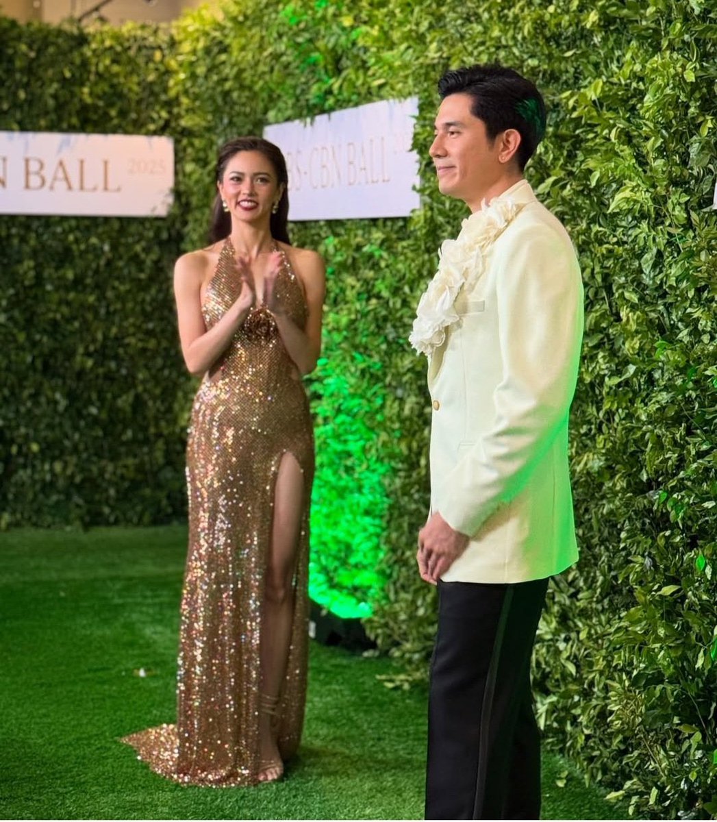 k1myyyyyy's tweet photo. Proud gf spotted 🥹 https://t.co/q4uR2dVsVN