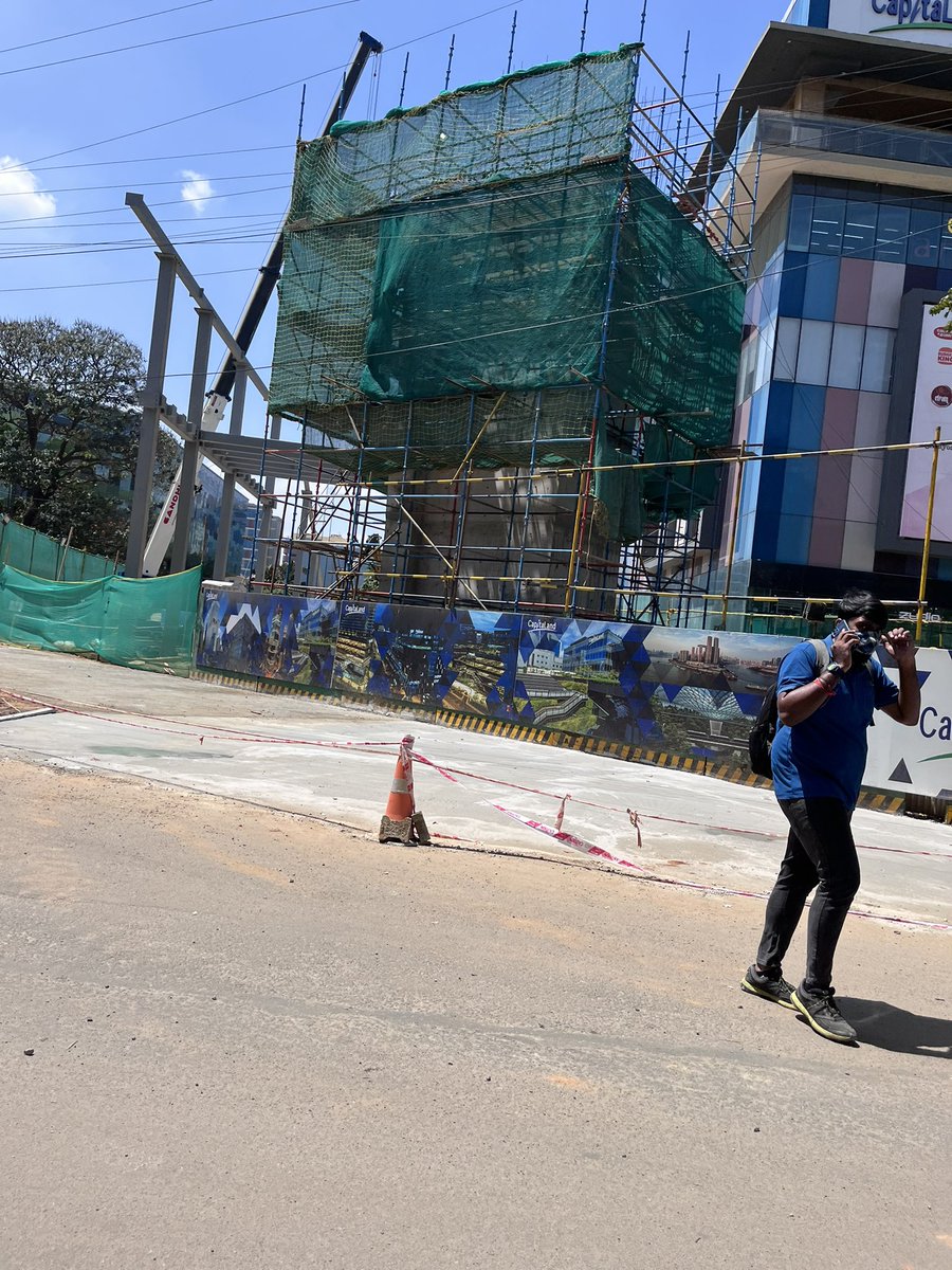 WF_Watcher's tweet image. After 27 months since the signing of the MOU, we're finally witnessing progress in the construction of the #walkway linking ITPL to the Pattandur Agrahara Metro station's concourse level. Sharing photos to showcase the current status.

•MOU was signed on 17-01-2023