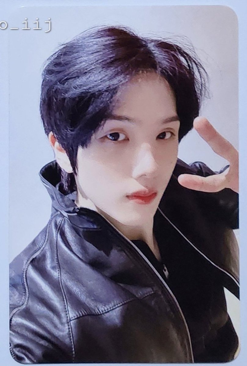 myfebfifth's tweet photo. FOREHEAD JISUNG PHOTOCARD?!?! https://t.co/hlsyDTOEou