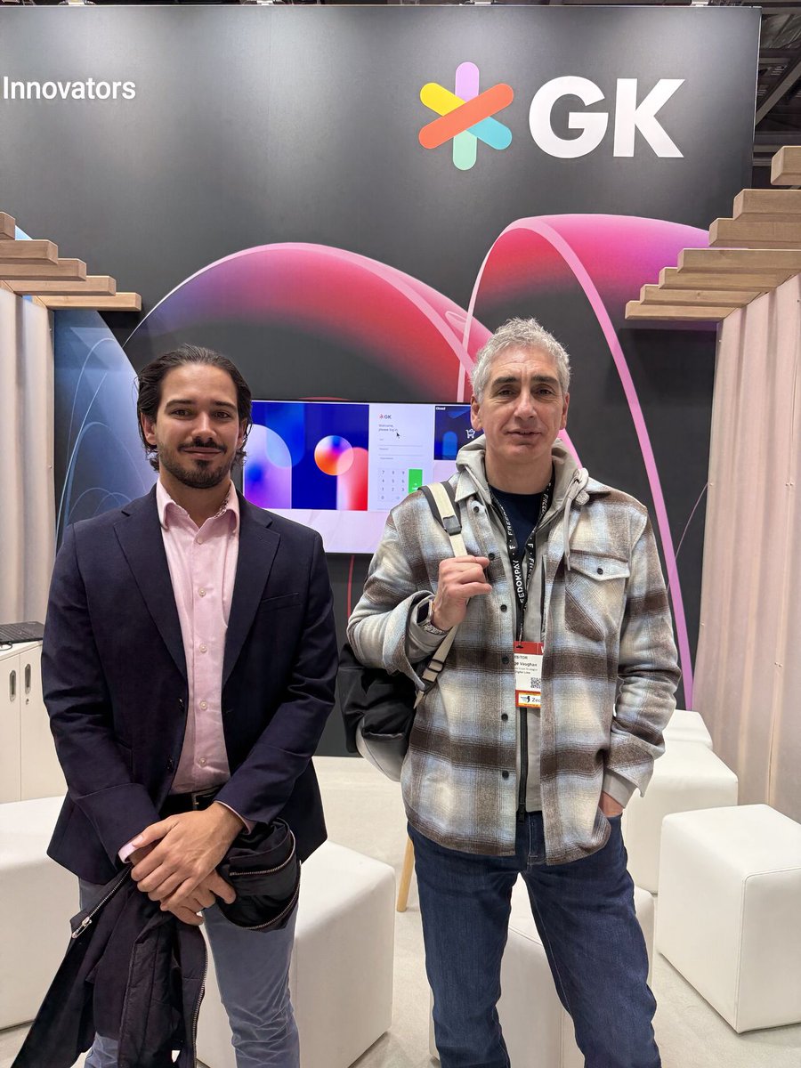 TheDigitalLine's tweet image. George Vaughan visits this year’s Retail Technology Show at Excel
It is fascinating to understand how the latest advancements in AI are now shaping the industry and what key solutions might make their way over to stadiums and arenas in the future

#HospitalityTech @fujitsu_uk