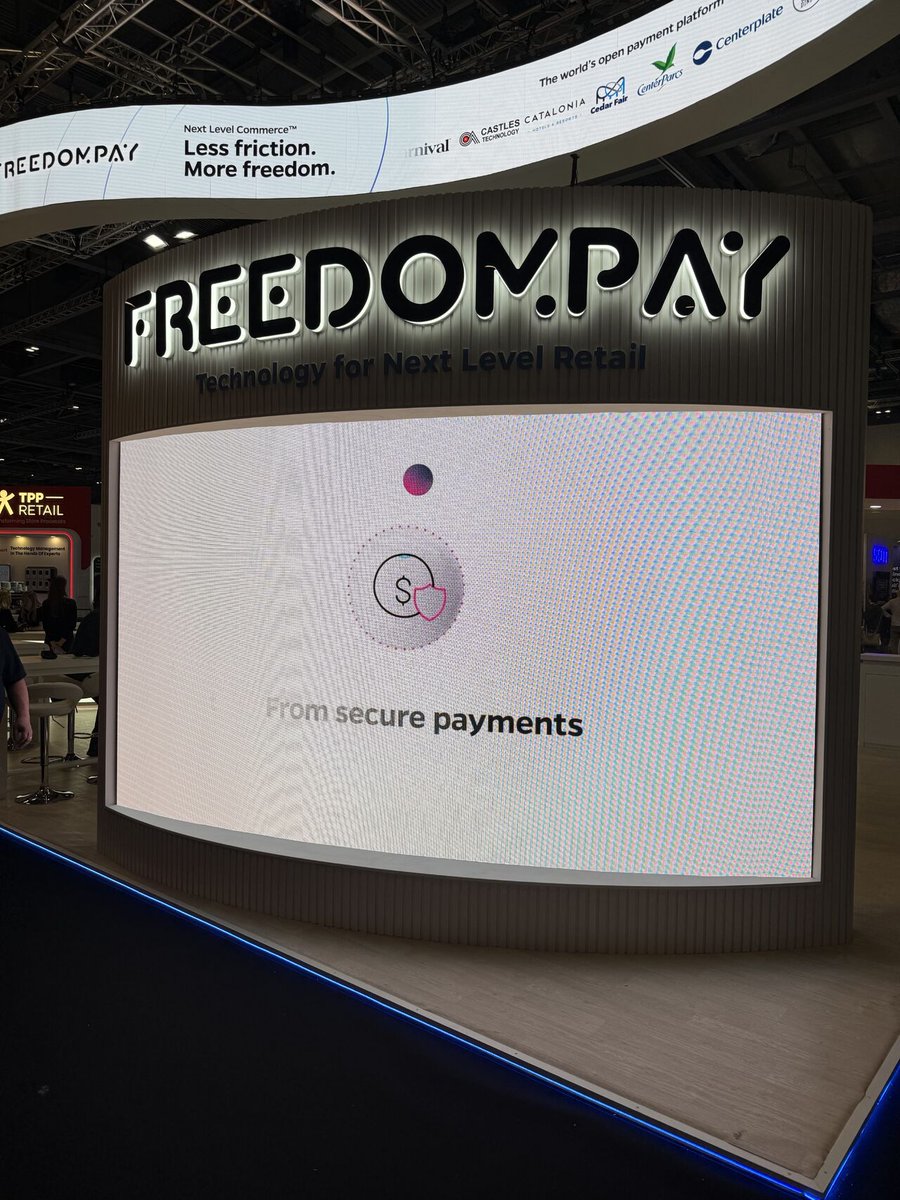 TheDigitalLine's tweet image. George Vaughan visits this year’s Retail Technology Show at Excel
It is fascinating to understand how the latest advancements in AI are now shaping the industry and what key solutions might make their way over to stadiums and arenas in the future

#HospitalityTech @fujitsu_uk