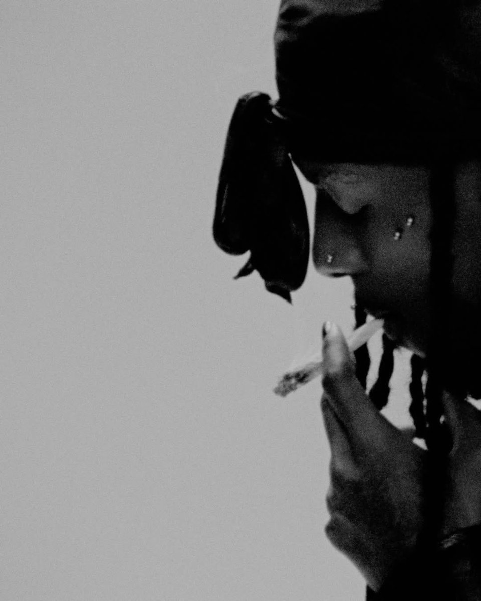 0_00IAMMUSIC's tweet photo. BBY BOI https://t.co/gKvLCHJRhD