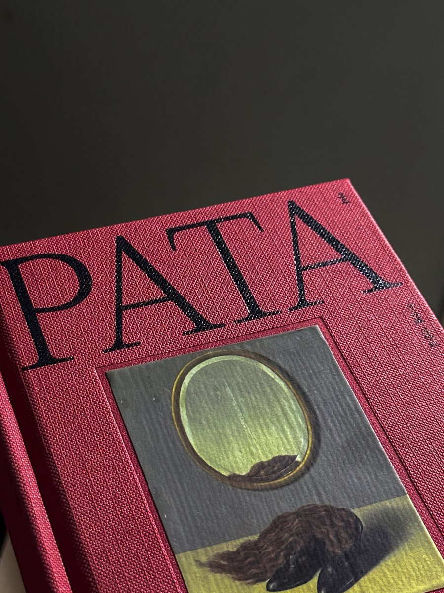 ozzmux's tweet image. 진짜....... &amp;lt; 파타 &amp;gt; 미친 도서......
이 순간은 다시 오지 않을 지나갈 순간이라 슬프고
이 세상에 같은 행복은 존재하지 않아서 슬프고
슬플 때는 이보다 더 나쁜 일은 없어서 안심한다는 게
미치지 않고서야 이런 글을