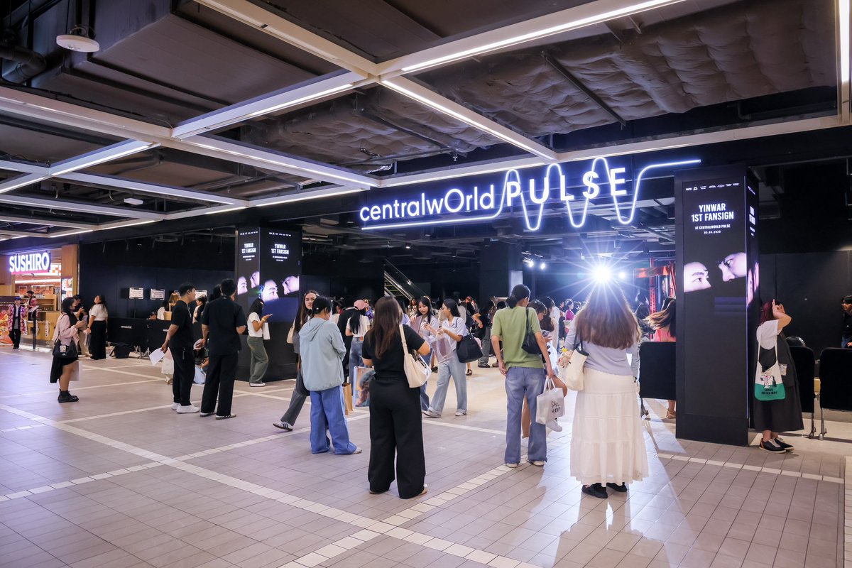 centralwOrld's tweet photo. คึกคักมากมายงานนี้
ไหนใครมารอบบ่ายบ้าง เตรียมรับมือกับความหล่อของ 2 หนุ่มที่ #CTWPulse รึยัง

YINWAR 1ST FANSIGN BKK
#BKK_YINWAR1STFANSIGN 
#YINWAR1STFANSIGN
#yinyin_anw #warwanarat #YINWAR 
#centralwOrld #CTWPulse https://t.co/BzfUtJ0gq8