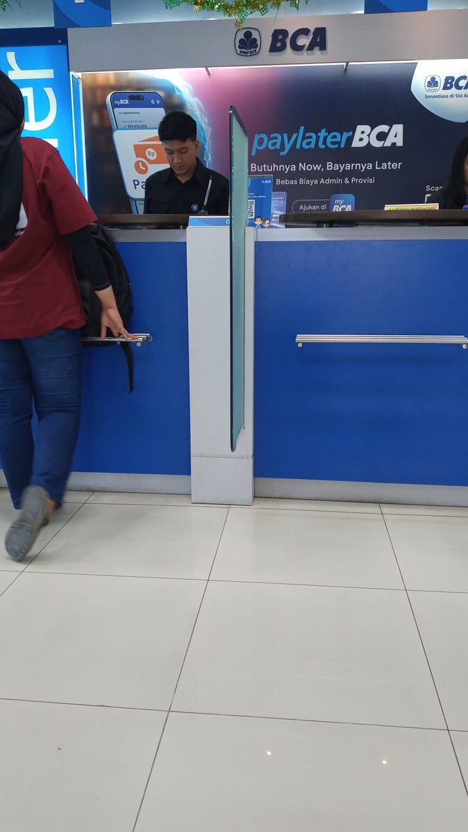 afririndang's tweet photo. Bank paling topp. H+5 lebaran masih cuti bersama plus hari sabtu tetep bisa beroperasi 👍🏻 https://t.co/1Y7C22e8xh