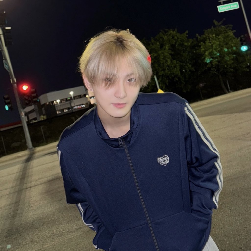 bleeidee's tweet photo. น้องเจต                                          พี่เจต https://t.co/JeOkhc6nHC