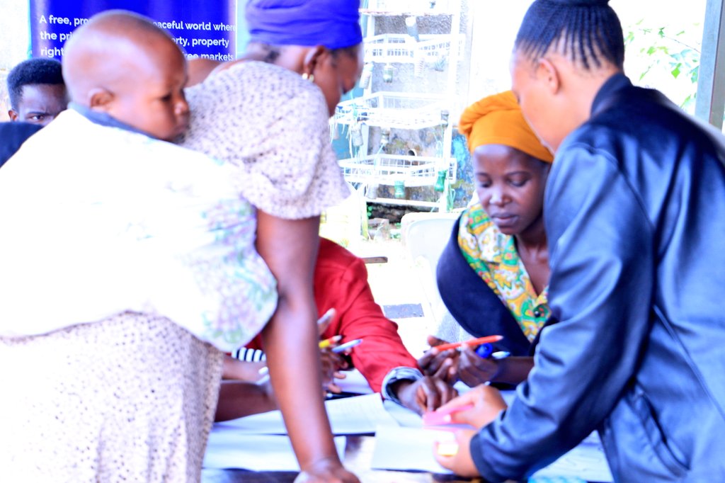"Teamwork makes the vision work"!
During our #i-Upshift Bootcamps, #youth and #adolescents discovered the power of collaboration—coming together to brainstorm and develop the #bestsolutions to real-life challenges.

#Innovate4UG