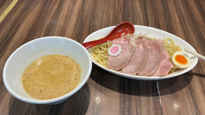 鶏白湯つけ麺うますぎた昼 